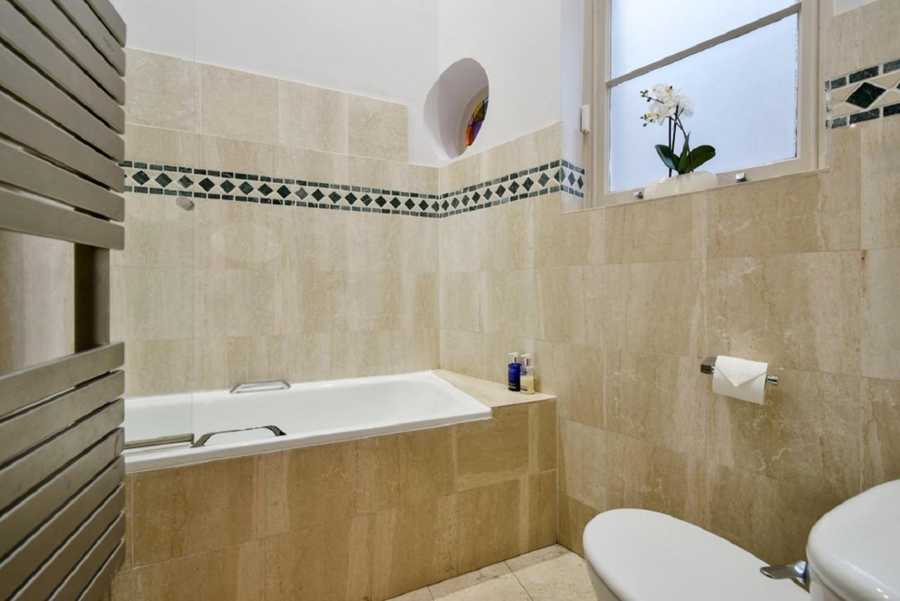 Central London Mews House Exterior photo
